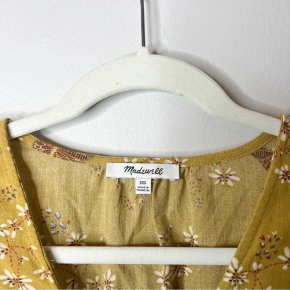 Madewell Courtyard Ruffle-Hem Top in Butterfly Sanctuary - Picture 8 of 10